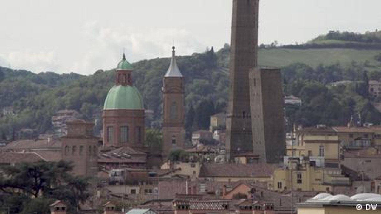 Italy: Bologna’s leaning tower