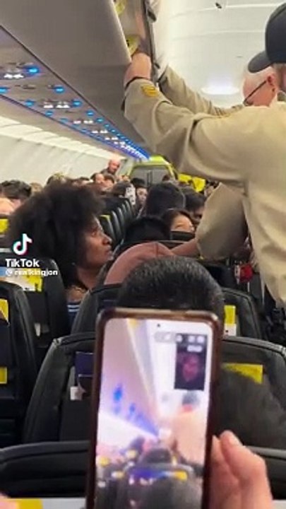 Spirit Airlines passenger gets arrested on the flight