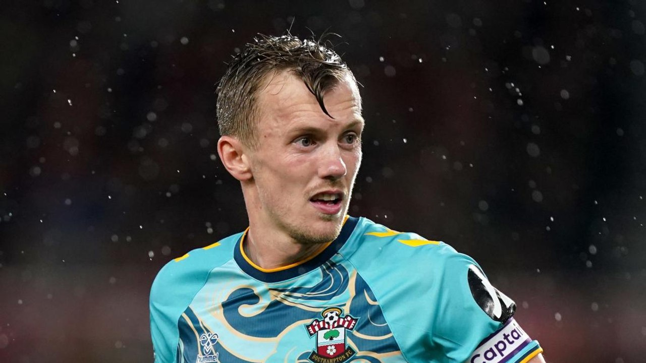 Vidéo : Le superbe coup de pied de coin de James Ward-Prowse face aux Wolves