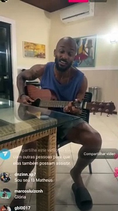 Fé! Em véspera de decisão, jogadores do Vitória cantam música religiosa na concentração; assista