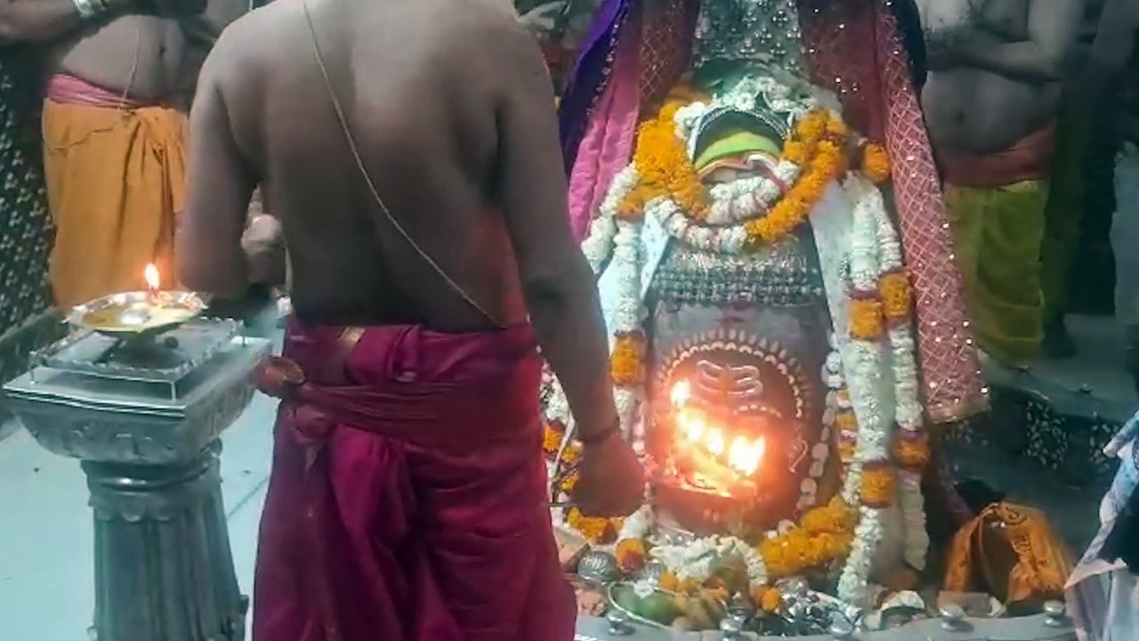 Renowned Singer Jubin Nautiyal Seeks Blessings of Baba Mahakal in Ujjain