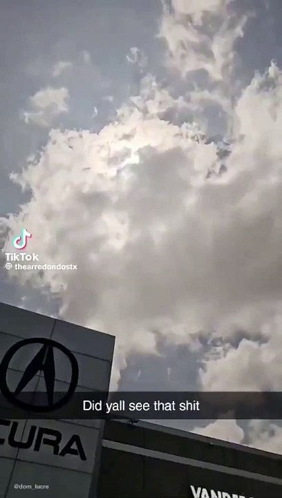 Texans watching eclipse saw a UFO