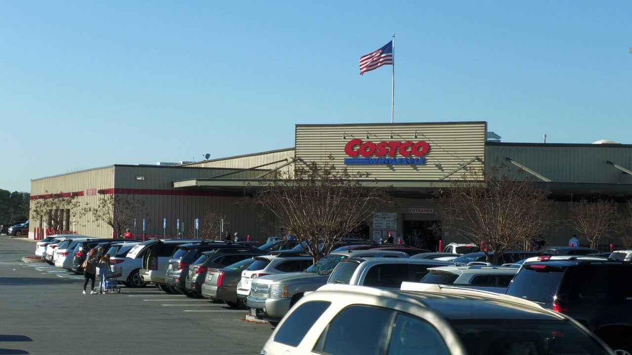 Costco selling $200 million in gold bars per month, says analyst