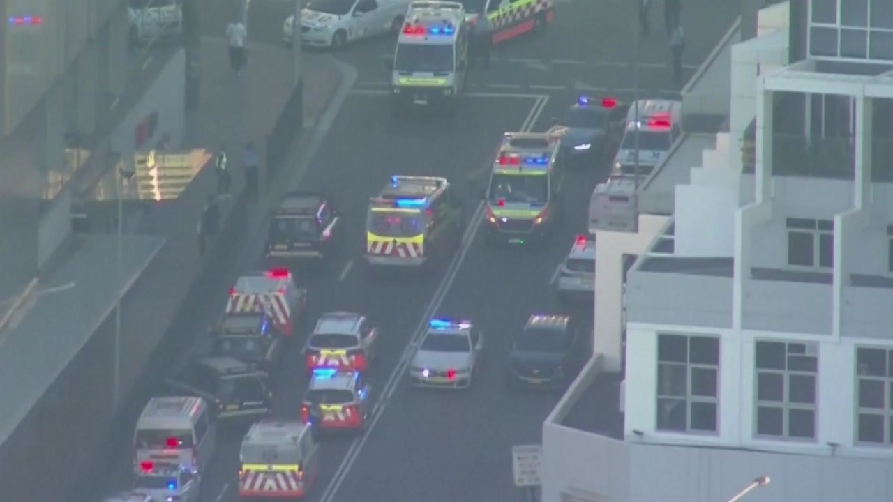 호주 시드니 쇼핑몰 흉기난동...인명피해 다수 / YTN