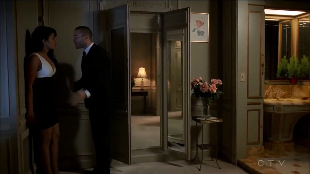 Priyanka Chopra Forcefully Kissed | Priyanka Chopra Hot Scenes from Quantico