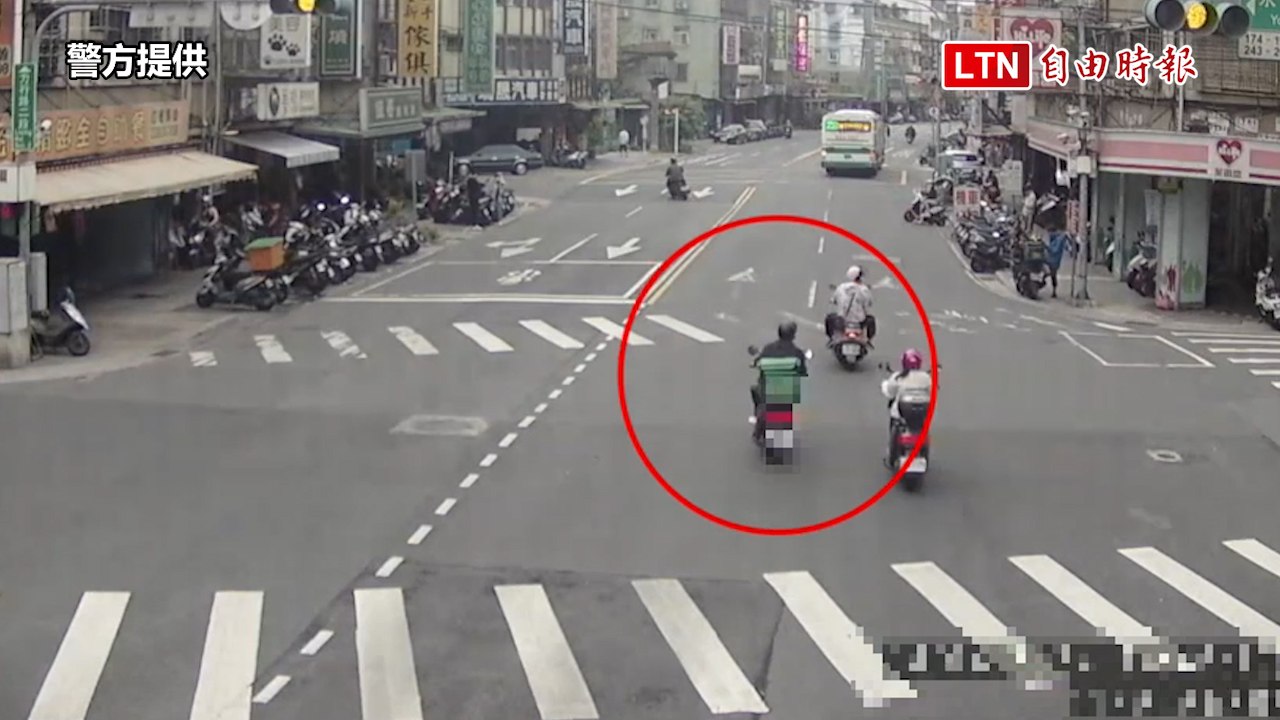 外送員斜槓毒品小蜜蜂   三重警查獲上百包毒咖啡(警方提供)