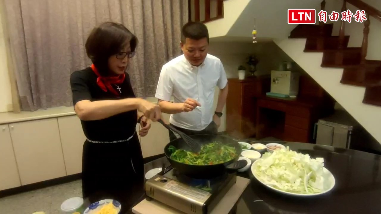 高市正、副議長炒菜給官員吃 康裕成：這待遇連陳其邁都沒有