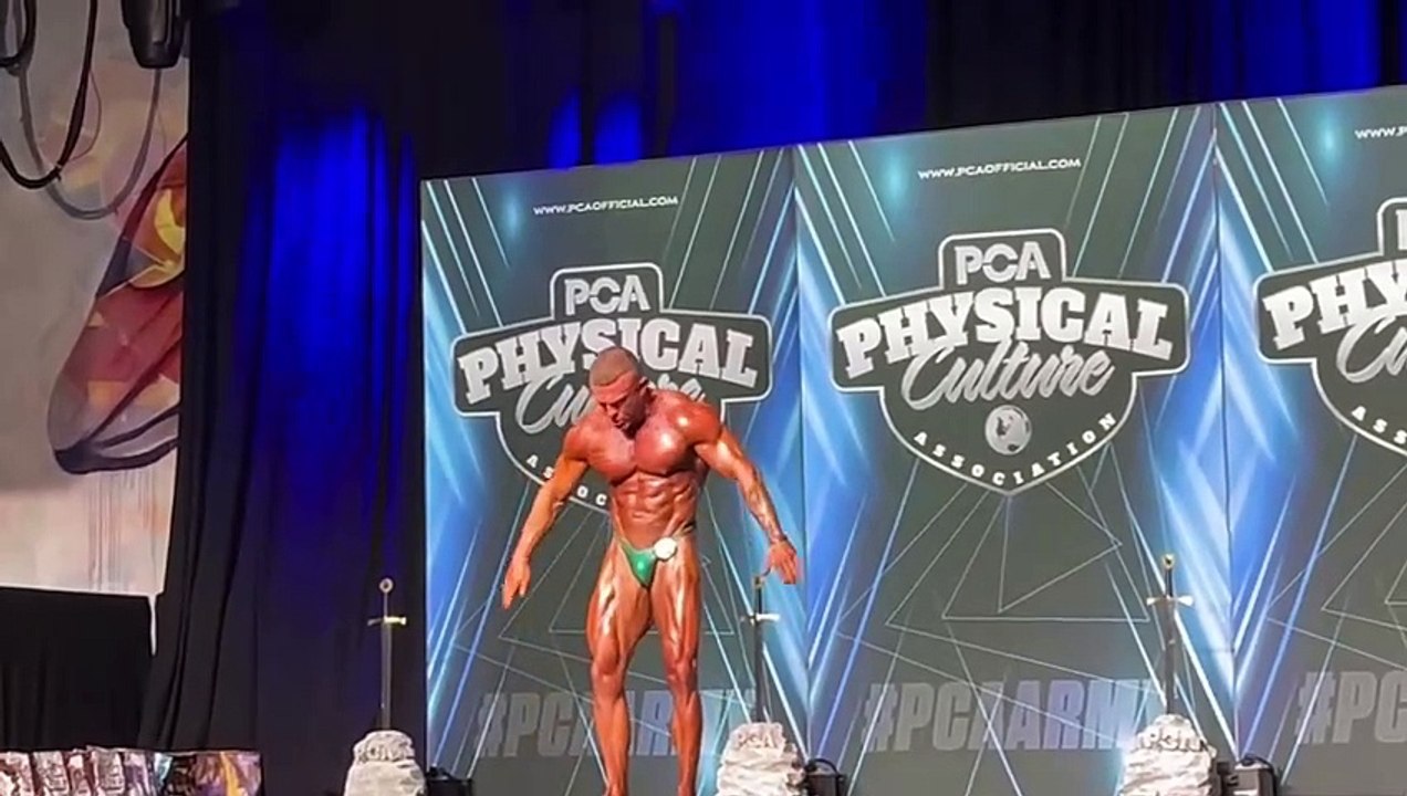 Neil bodybuilder muted