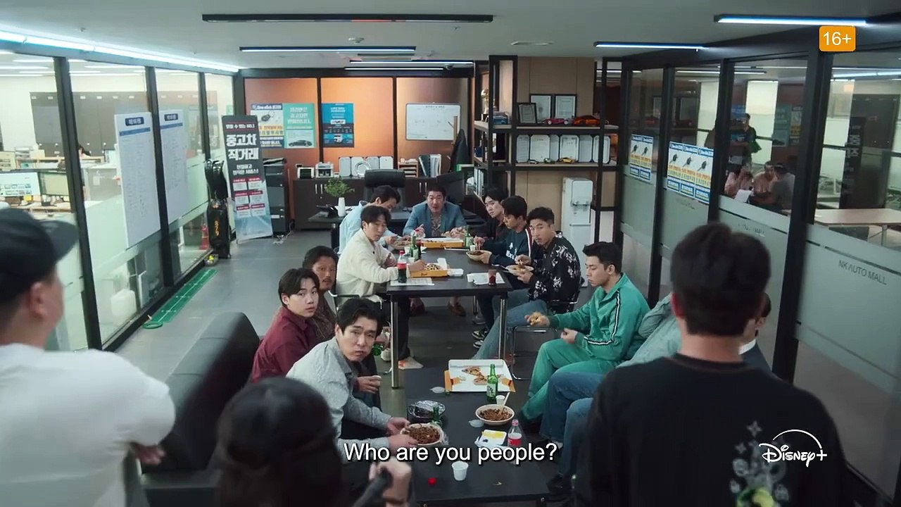 Crash (2024) Saison 1 -  (EN)