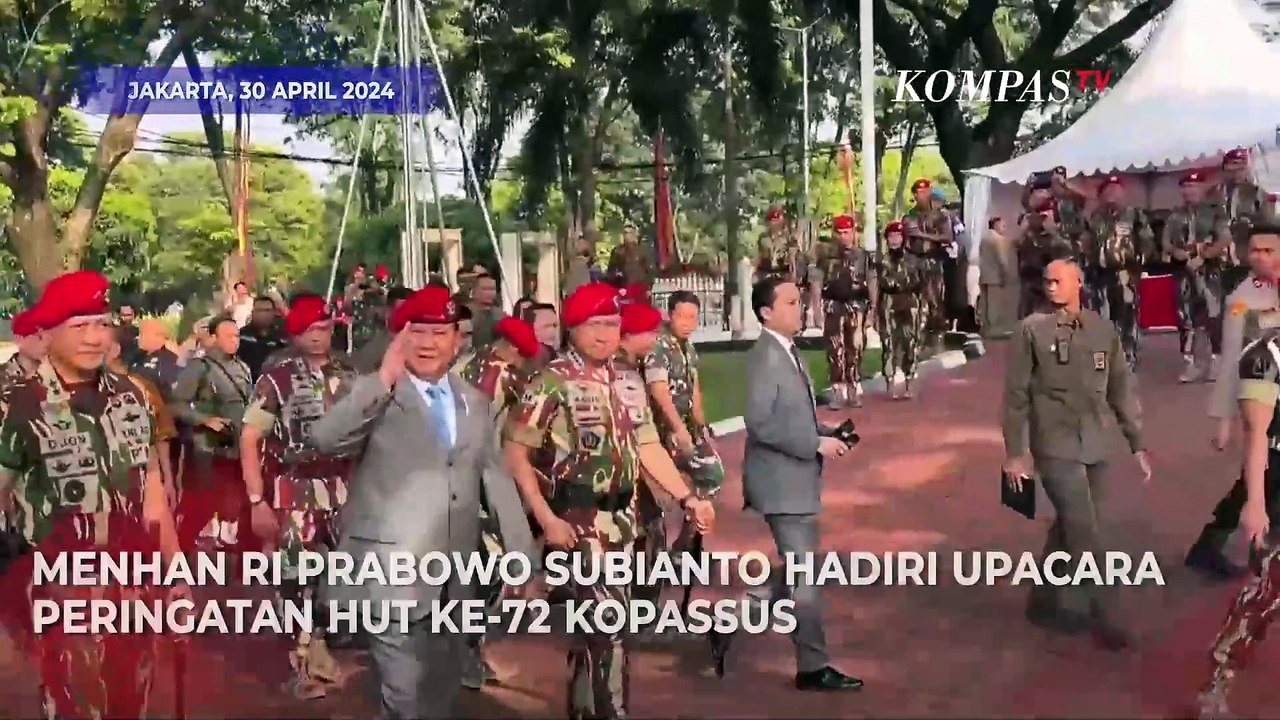 Baret Merah dan Kacamata Hitam Prabowo Saat Hadiri Perayaan HUT Ke-72 Kopassus