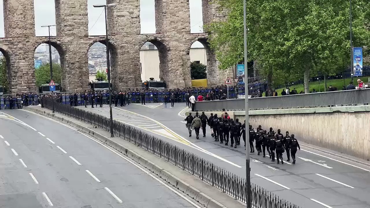 Saraçhane'de polis ablukası