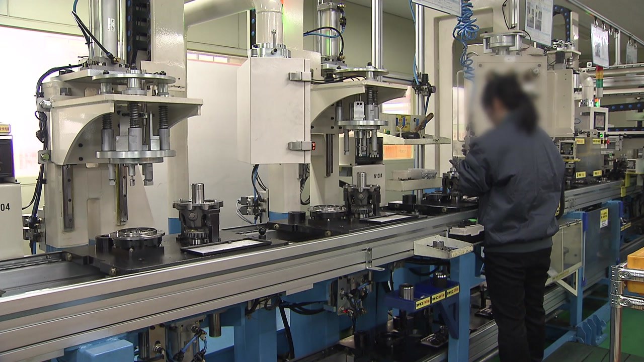 인권위원장 "근로기준법 적용 대상 확대해야" / YTN