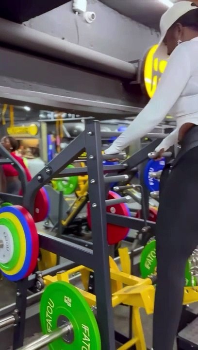 Mia Guissé : Le défi d’un corps de rêve sans chirurgie