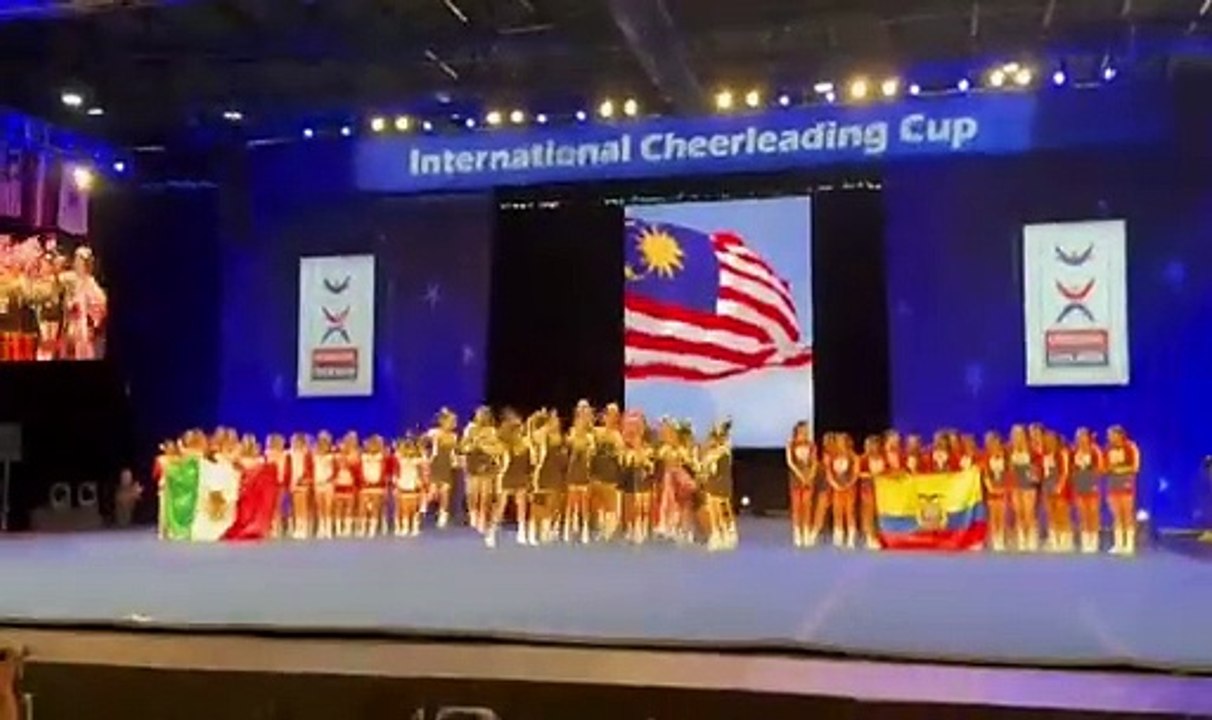 竞技啦啦队｜ICU国际杯 大马女队夺冠