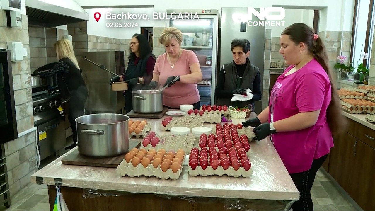 В Болгарии и в Украине красят яйца перед православной Пасхой