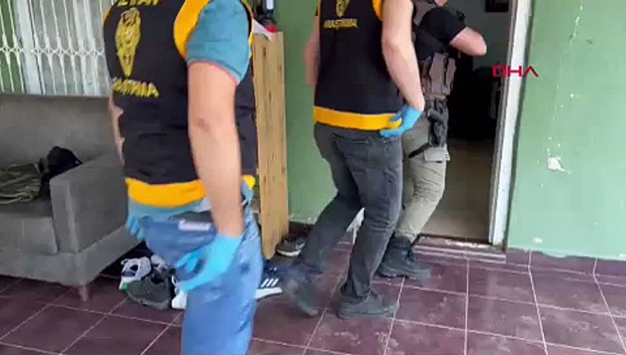 ‘Suçlu çiftliği’; gardıroptan çok sayıda silah ve mühimmat çıktı