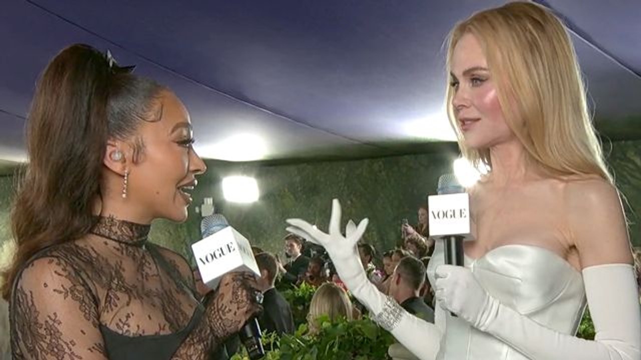 Nicole Kidman Brings a 1950's Balenciaga Look Back to Life