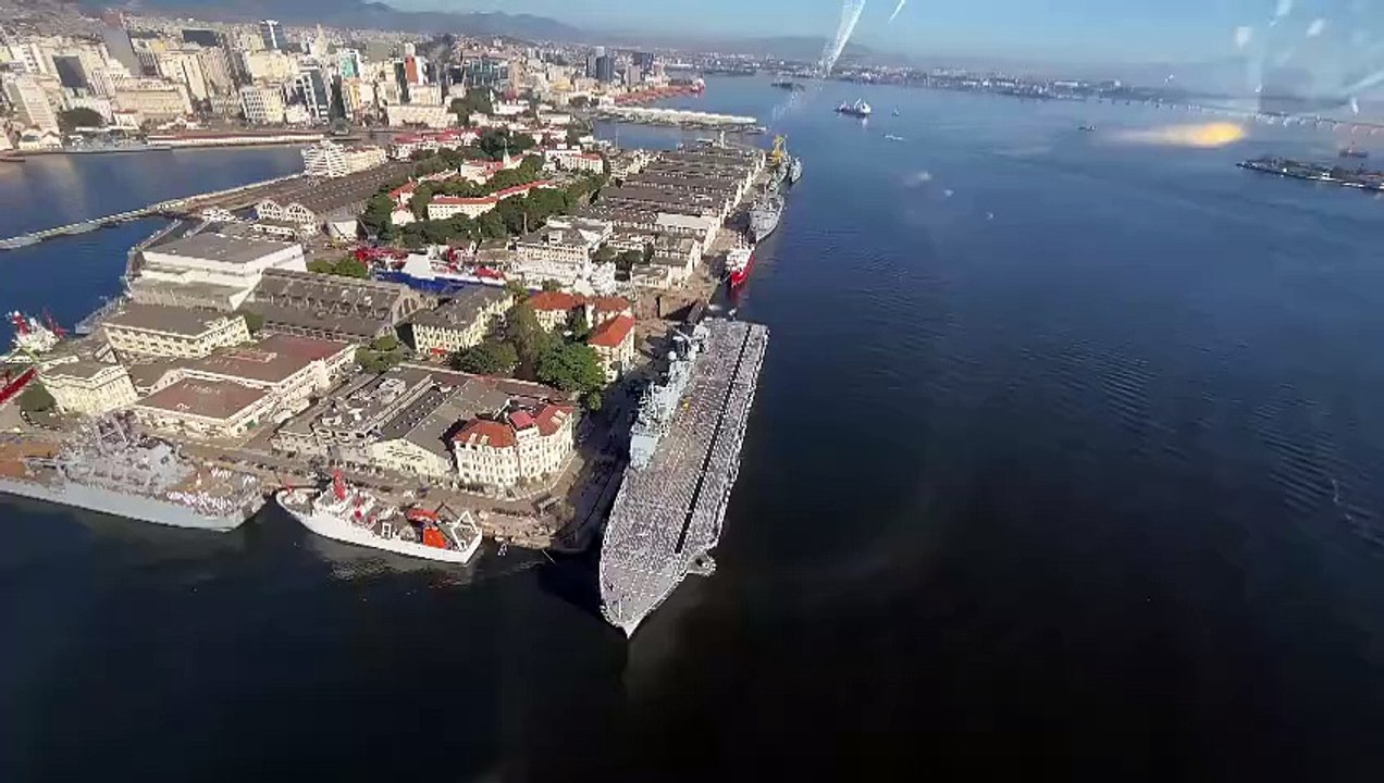 Marinha envia maior navio de guerra da América Latina para ajudar população do Rio Grande do Sul 🚢