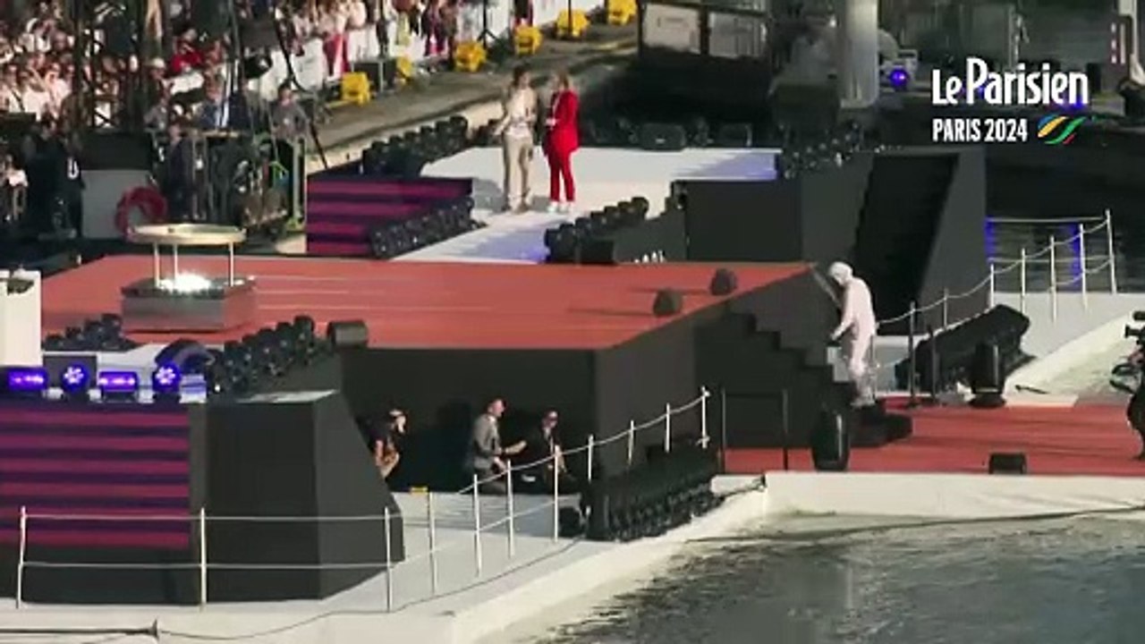 Paris 2024 : Jul a embrasé le chaudron à Marseille !