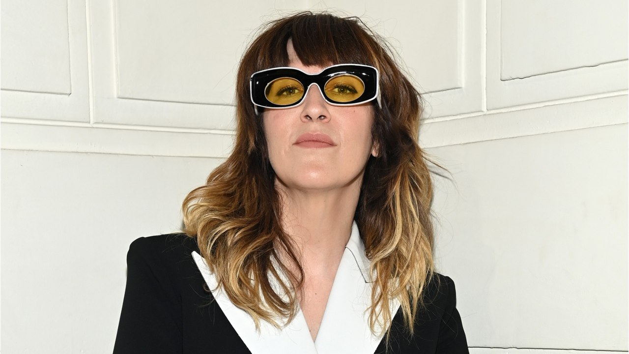 GALA VIDEO -  Daphné Bürki en deuil : elle se ressource auprès de ses filles Hedda et Suzanne