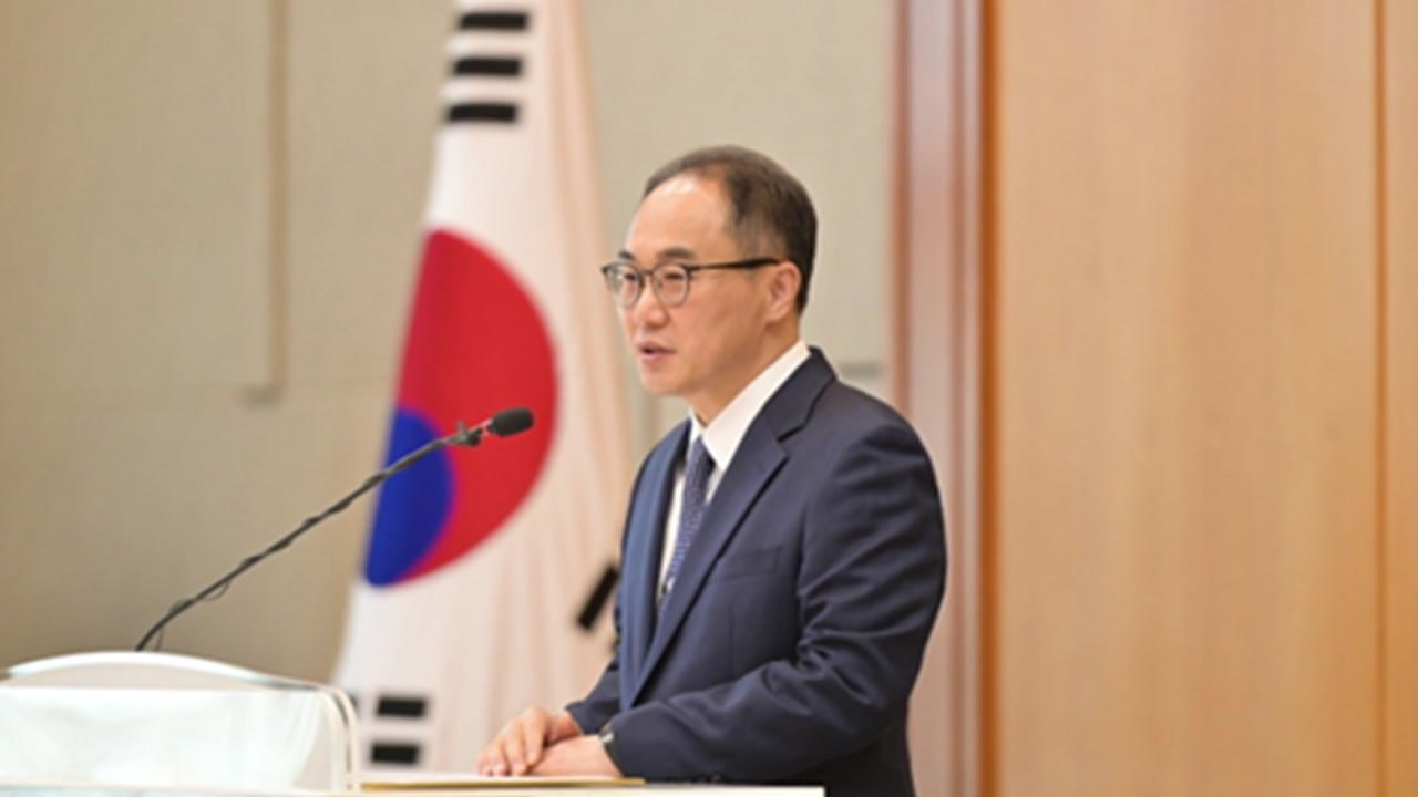 검찰총장, 신임 검사장들과 점심..."어려울수록 초심" / YTN