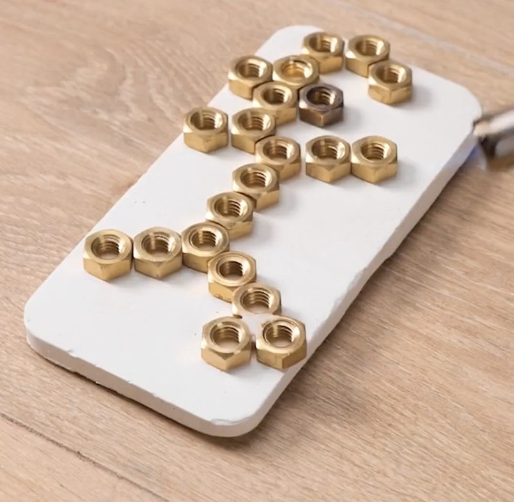 Un-bee-lievable honeycomb phone case made from scratch