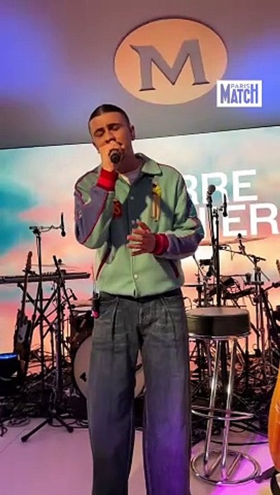 Pierre Garnier en concert sur la plage Magnum à Cannes