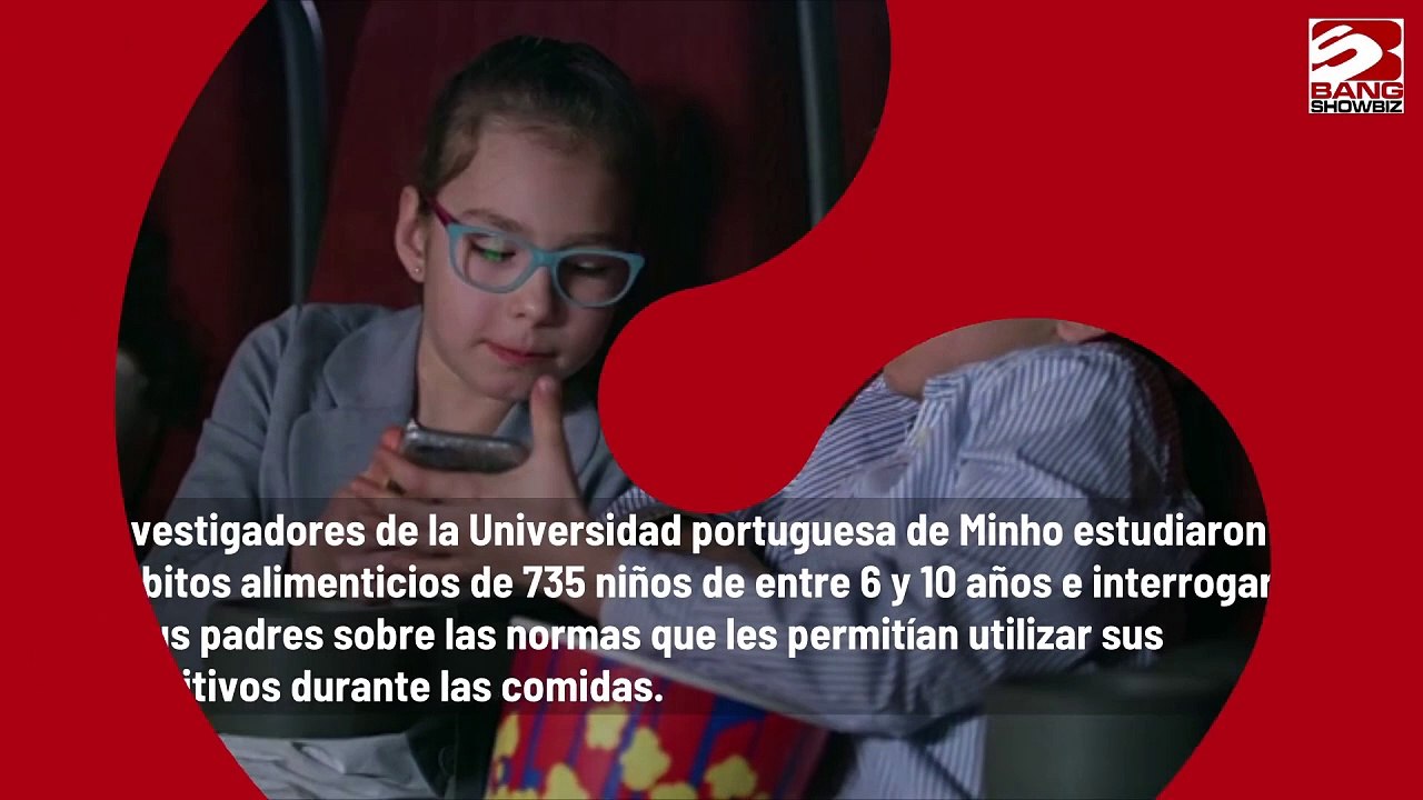 Niños que ven una pantalla durante las comidas tienen probabilidades de sufrir sobrepeso