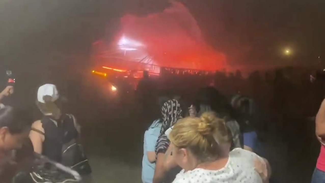 Moment stage collapses on crowd at Mexico political rally