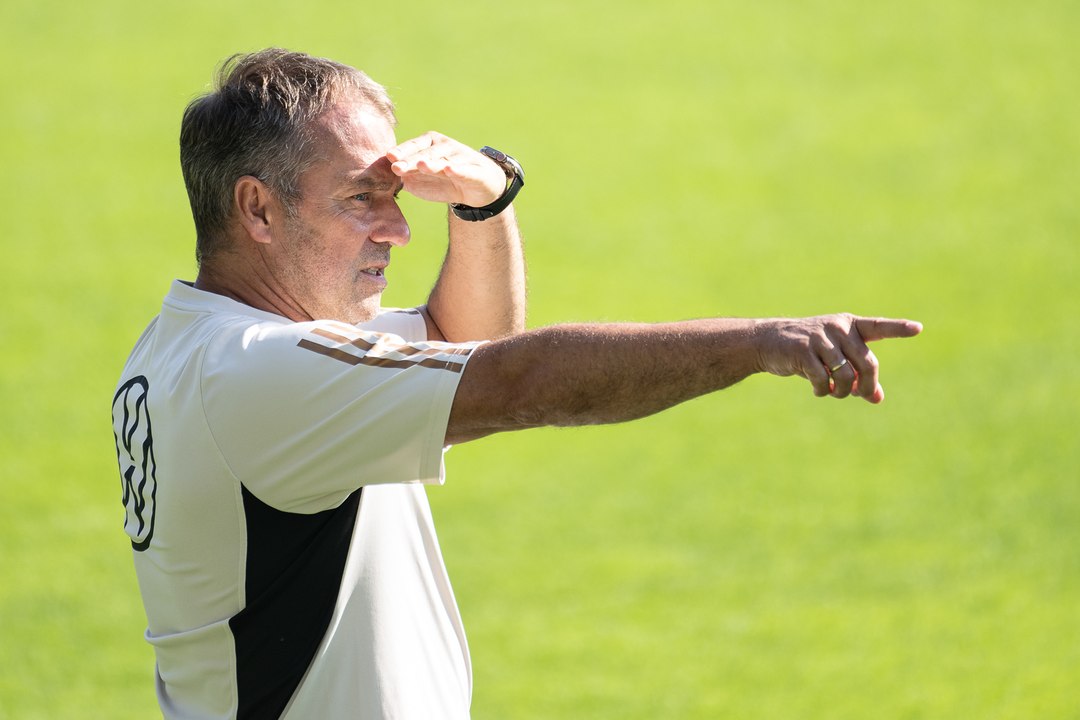 FC Barcelone : Xavi, décision lundi !