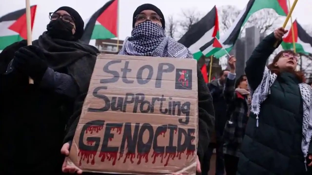 Latest Epitome of the Crime of Crimes / Digital Poetry & Smooth Jazz Samba Global Muses / É. Roscha