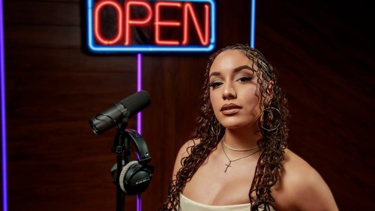 Lee Vasi "TeachMe" (Live Performance) | Genius Open Mic