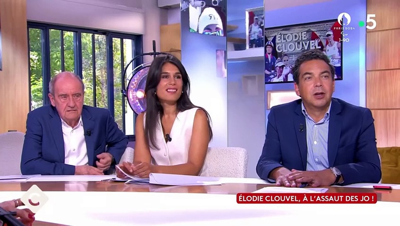 Anne-Elisabeth Lemoine (C à vous) moquée par Booder