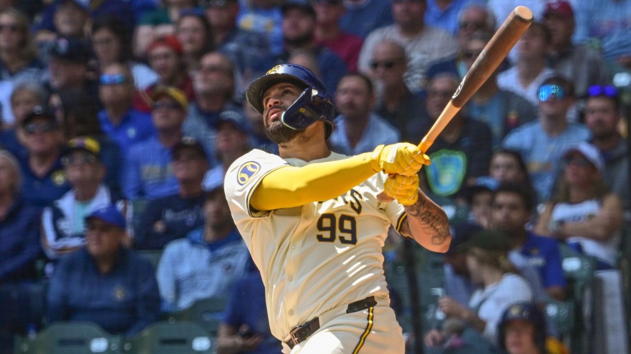 Brewers Dominate NL Central, Clinch Series Against the Cubs