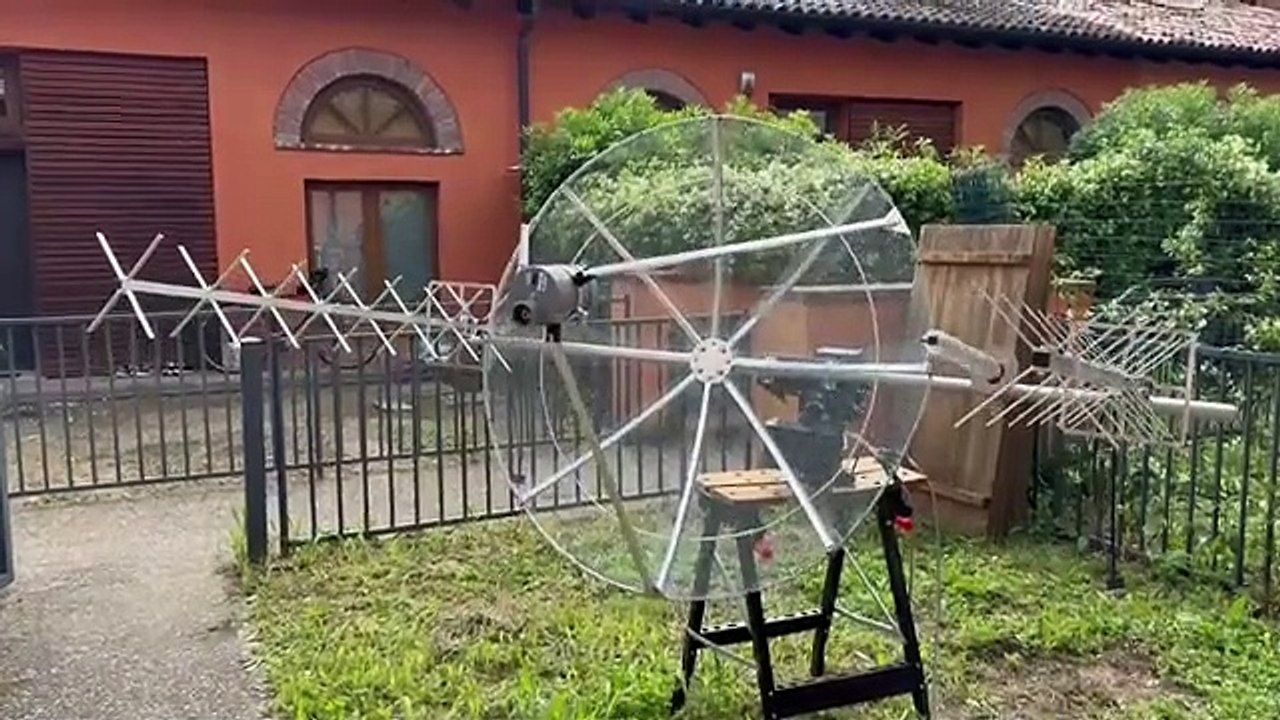 Come funziona la rete di mini satelliti made in Piacenza: il video della spiegazione