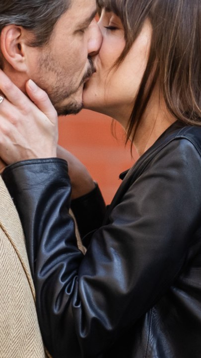 Dakota Johnson pedro pascal chris evans