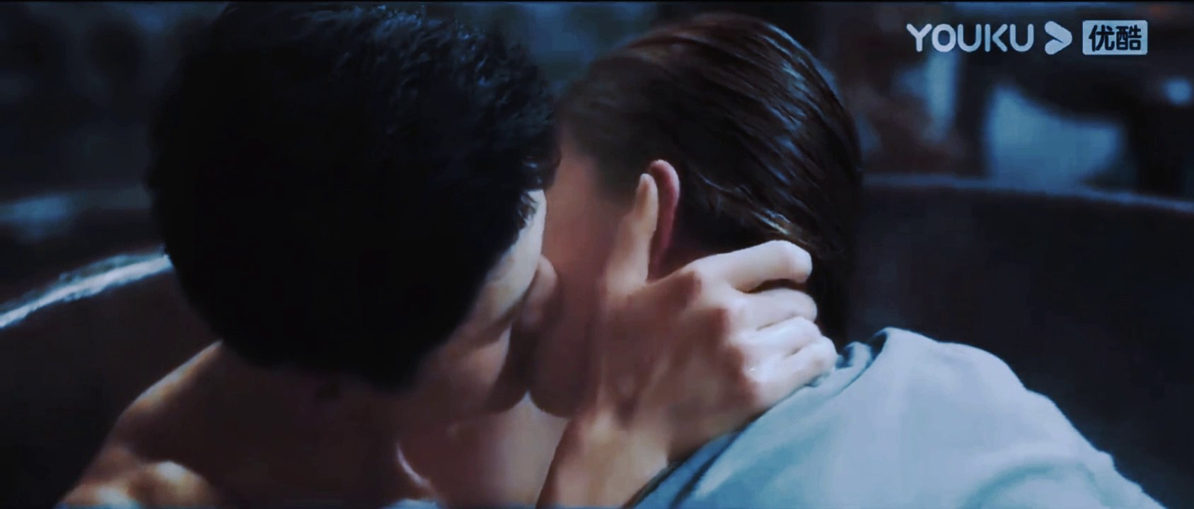 Circle of Love (EP3+4): Maid helps the general in bath