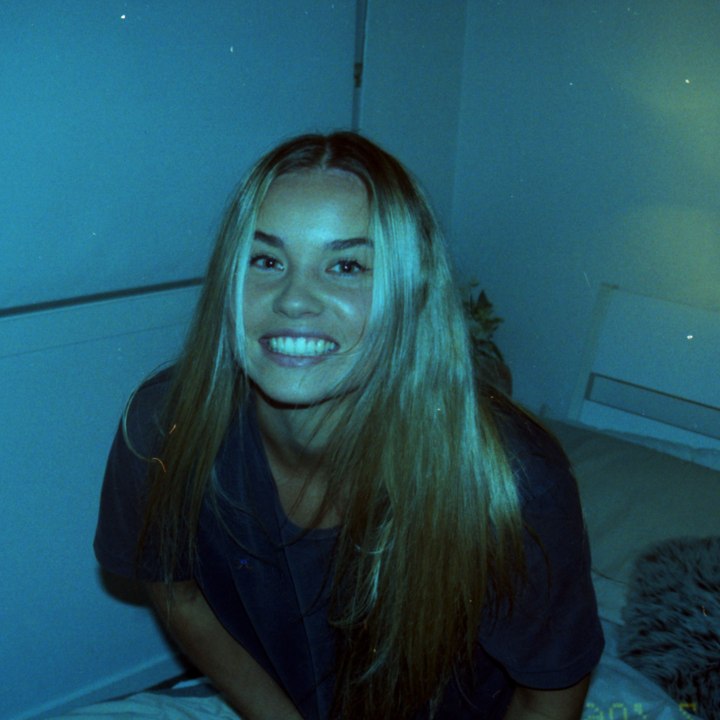 Holly George - Feeling (Official Music Video)