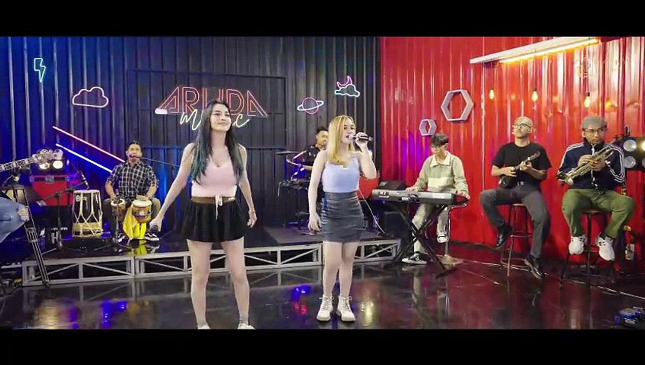 ARLIDA PUTRI FEAT. AJENG FEBRIA - ORANG YANG SALAH