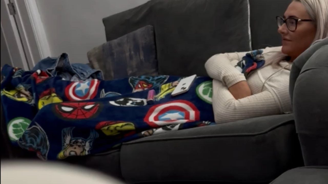 Mischievous man pulls a Marvel-ous scare prank on GF's friend