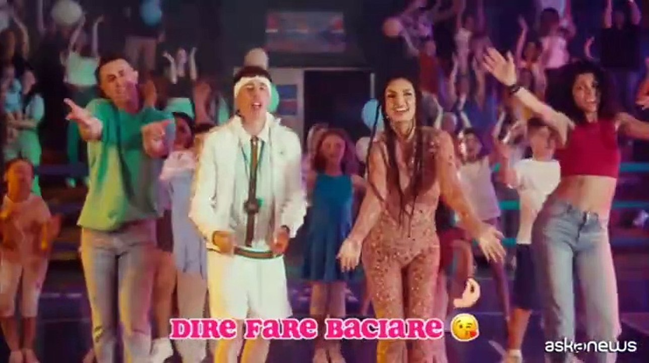 Elettra Lamborghini: "Dire fare baciare" ? puro divertimento