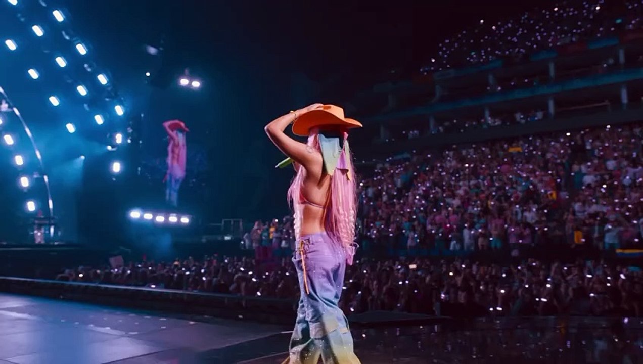 Karol G estrena merengue