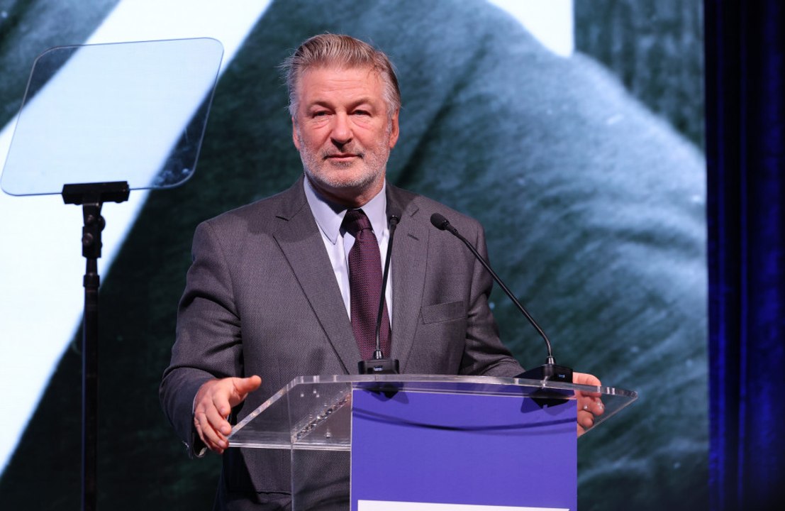 En el juicio de Alec Baldwin por el rodaje de 'Rust' no se obligará a testificar al director de fotografía