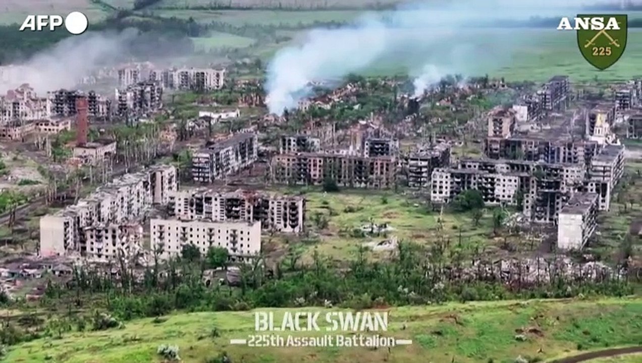 Ucraina, la citta' di Chasiv Yar distrutta dai bombardamenti russi