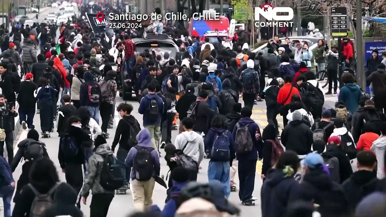 Thousands of skateboarders take to the streets of Chile's capital