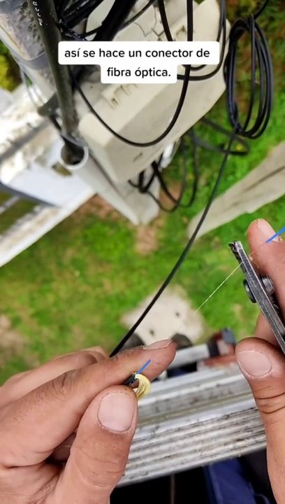 Conector de fibra óptica