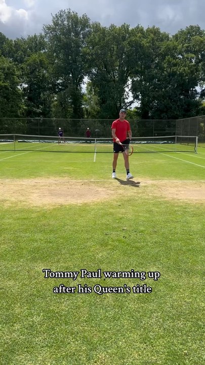 Tommy Paul warming-up before Wimbledon 