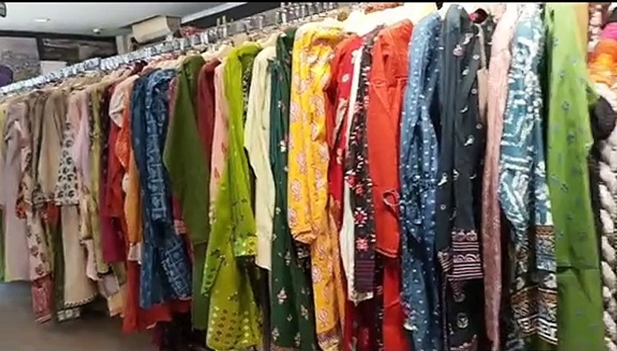 🎶 Stay Updated with the Latest Entertainment News & Gossip!