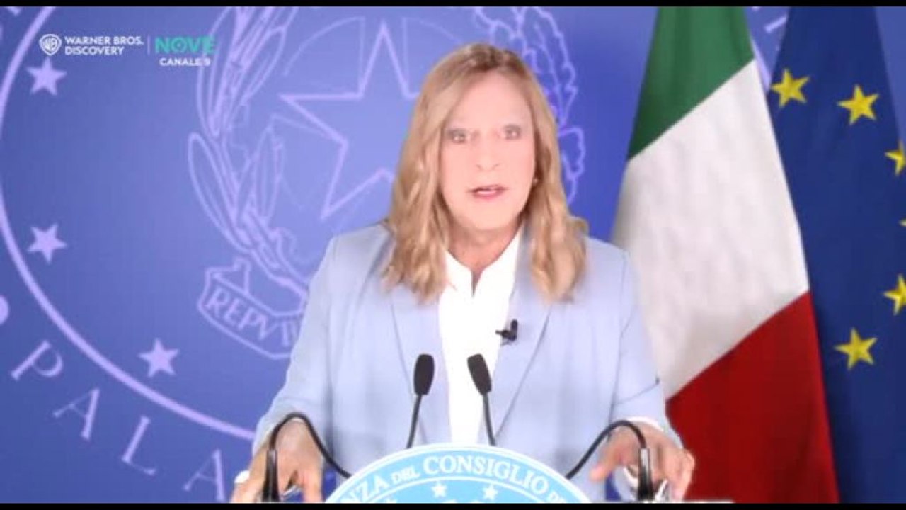 Crozza-Meloni: niente bionde per Giuli, l'ho portato dal veterinario