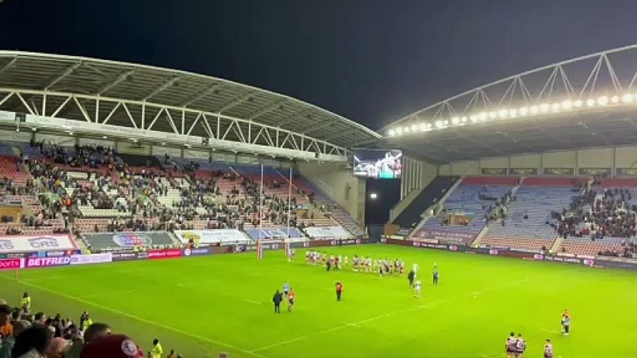 Wigan Warriors dominate Leeds Rhinos in Super League
